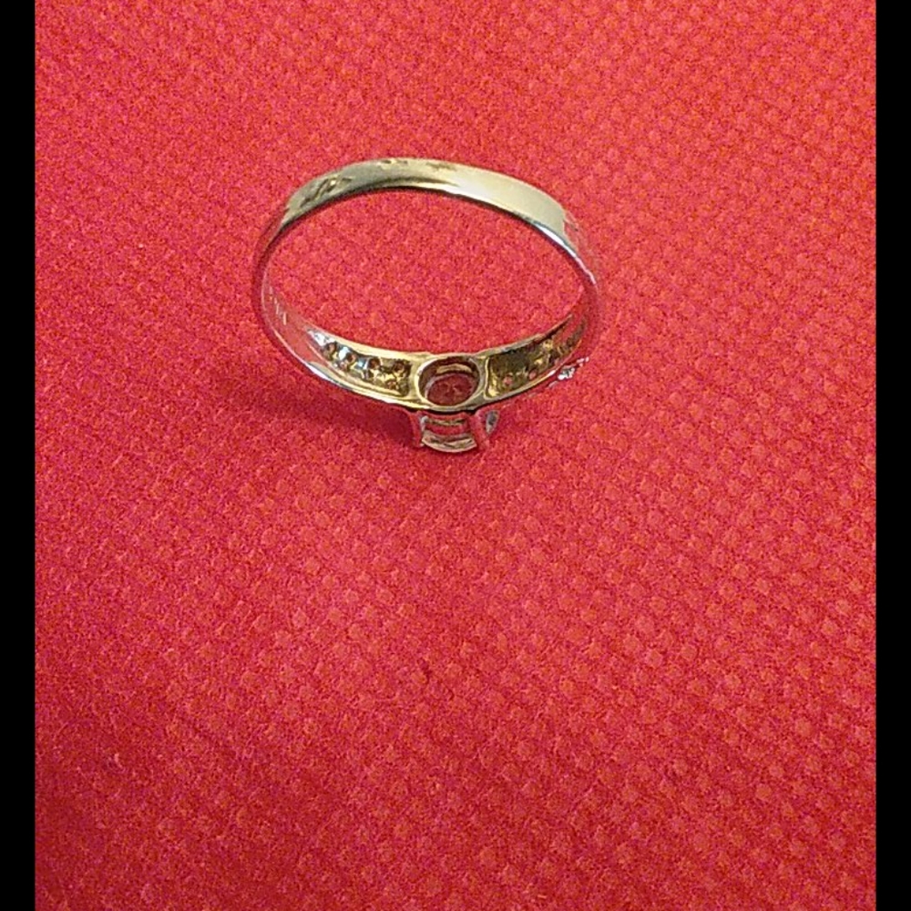 Ring - Picture 3 of 4